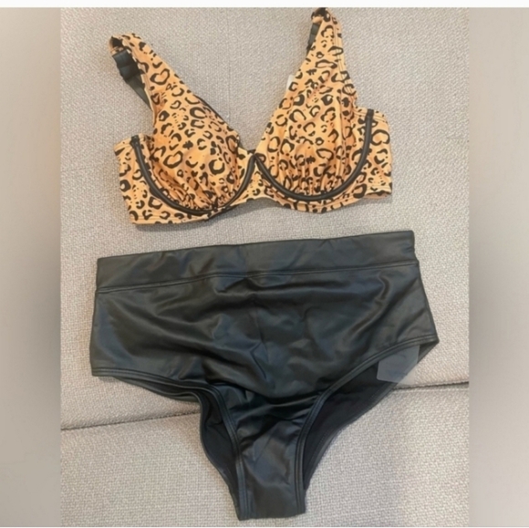 DEADSTOCK!!!🔥🔥H0TT!! RARE🔥 NWT GABI FRESH FAUX LEATHER BIKINI - Picture 3 of 8